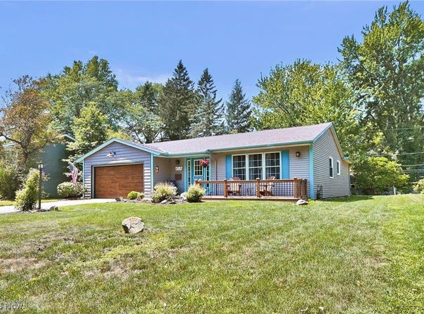 4576 Camellia Lane, North Olmsted, OH 44070