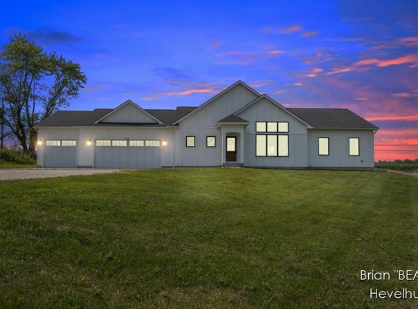 6581 Timpson Avenue SE, Alto, MI 49302