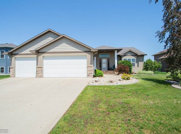 1218 35th Street Circle South, Moorhead, MN 56560