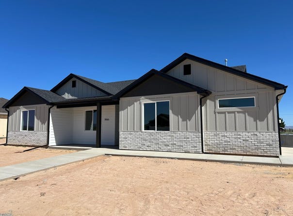 1966 W 4750 N, Enoch, UT 84721