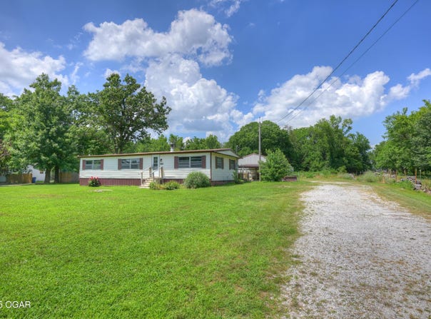 9721 Elm Road, Carthage, MO 64836