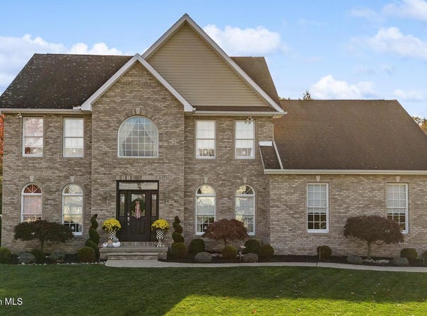 9 Oneill Drive, Moosic, PA 18507