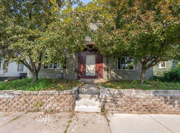 1333 JEFFERSON Street, OSHKOSH, WI 54901