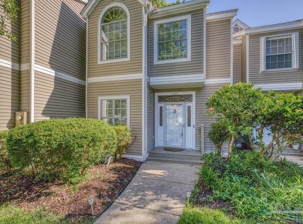 1187 Lionsgate Ln, Gulf Breeze, FL 32563