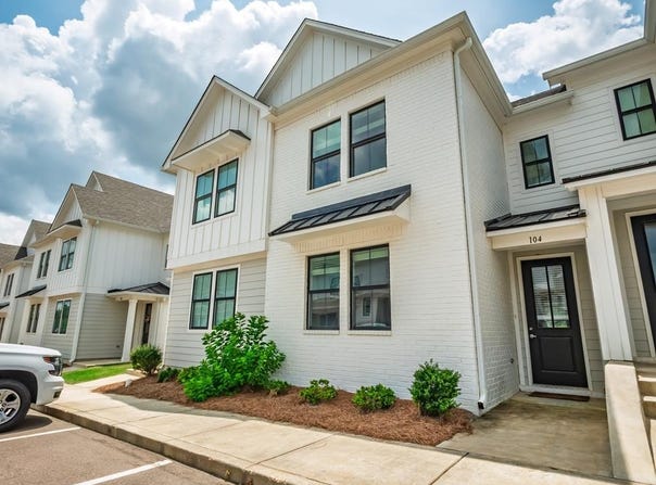 104 Honeysuckle Way, OXFORD, MS 38655