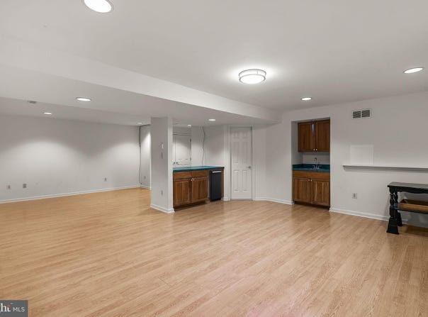 6 THORBURN COURT, GAITHERSBURG, MD 20878