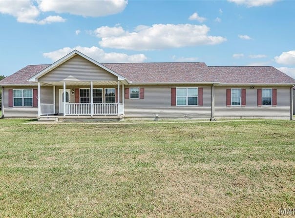 1518 Old Ripley Road, Sorento, IL 62086