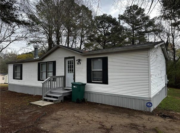 929 Stringer Weeks Road, Smiths Station, AL 36877