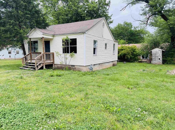 37 Maple Street, Melbourne, AR 72556