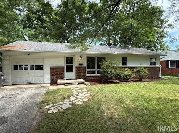 905 S Eastside Drive, Bloomington, IN 47401