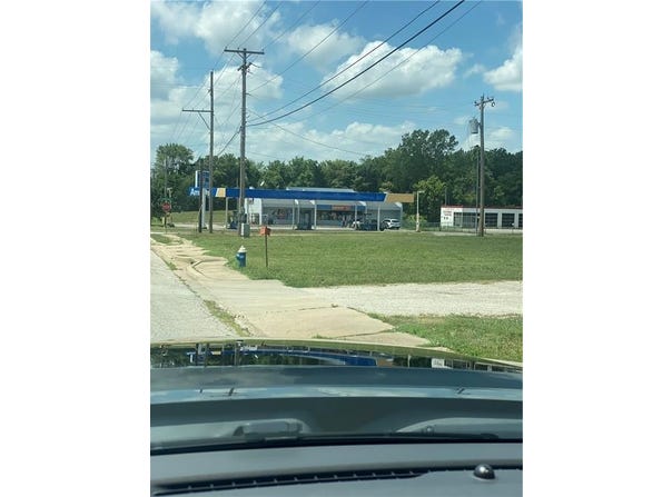 103 S Commercial Street, Harrisonville, MO 64701