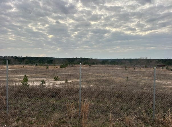 CRUMBLY RD, LAUREL, MS 39443
