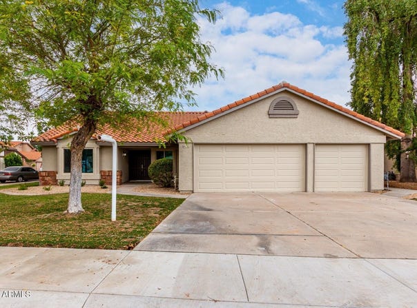 1333 E BERMUDA BAY Court, Gilbert, AZ 85234
