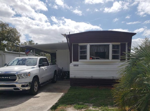 6958 Oakwood Lane, Mount Dora, FL 32757