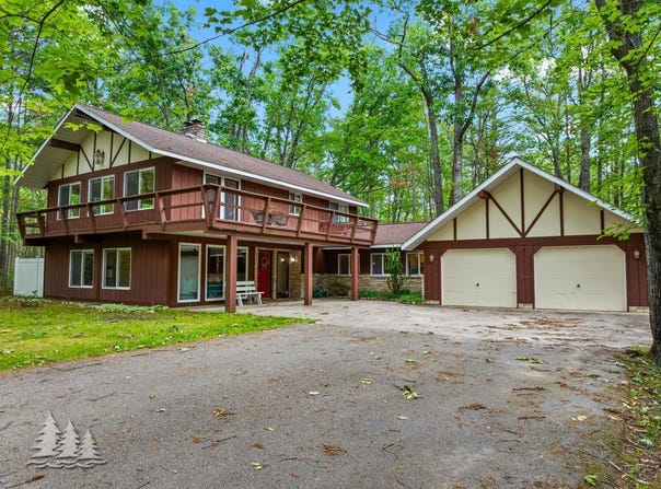 2801 Cobb Road, Lewiston, MI 49756
