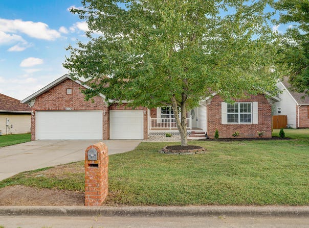 4058 W Monterry Court, Battlefield, MO 65619