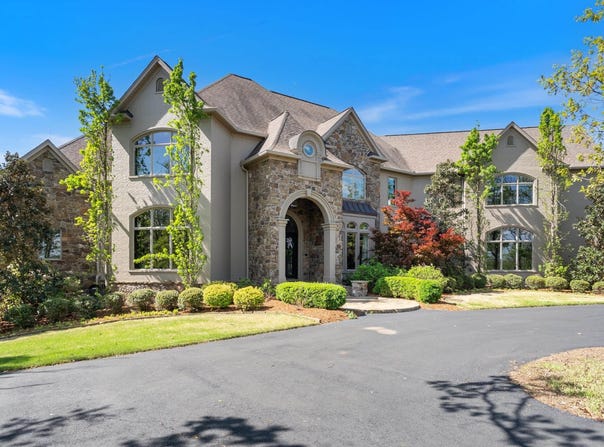 11 Skyland Dr, Conway, AR 72032