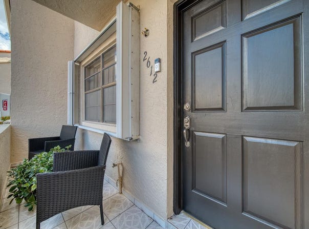 2612 W 54th Place, Hialeah, FL 33016