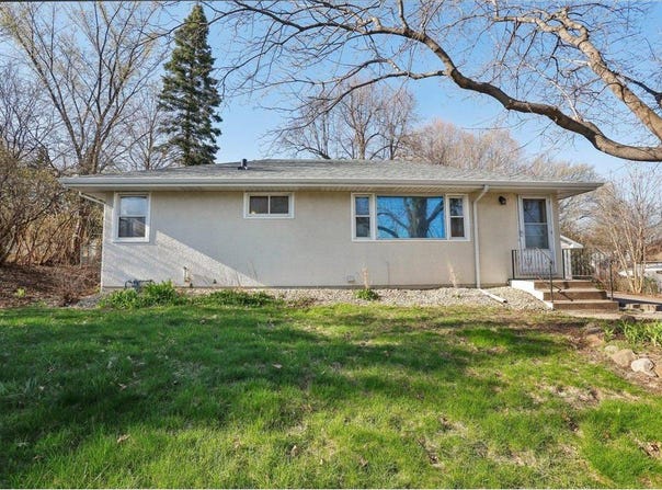 1939 E County Road B, Maplewood, MN 55109