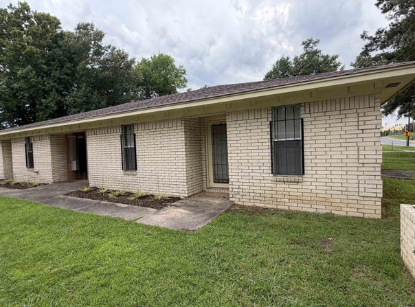 1400 W 5th Ave, Pine Bluff, AR 71602