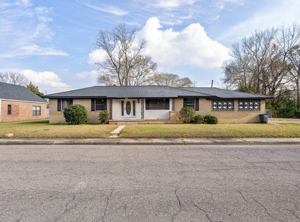 1116 West Ave, Columbia, MS 39429