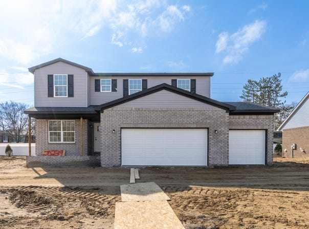 20233 Sunset Avenue, Livonia, MI 48152