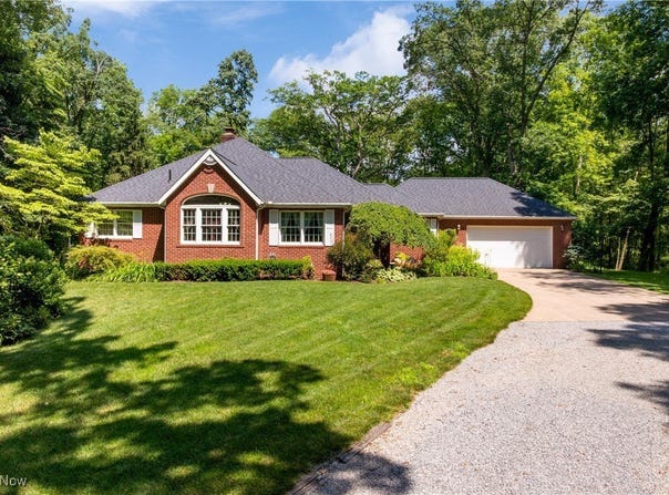 10400 Stoneacre Street NW, Canal Fulton, OH 44614