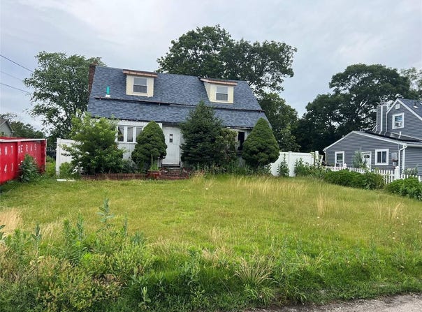 13 hickory st, Central Islip, NY 11722