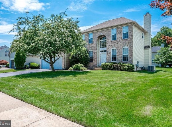 23 EASTWOOD DRIVE, EAST WINDSOR, NJ 08520