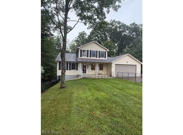 8 Apache Trail, Malvern, OH 44644