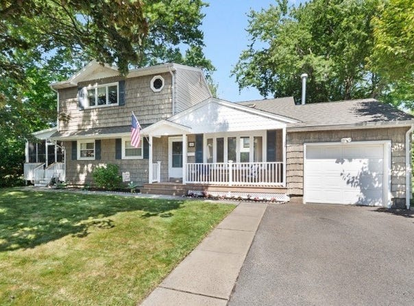 14 Kemp Dr, Springfield Twp., NJ 07081-2906