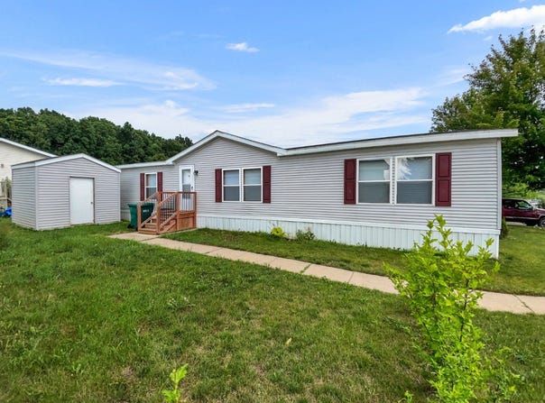 8419 Quill Drive, Fenton, MI 48430