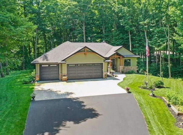 4135 DON Circle, NEW FRANKEN, WI 54229-9473