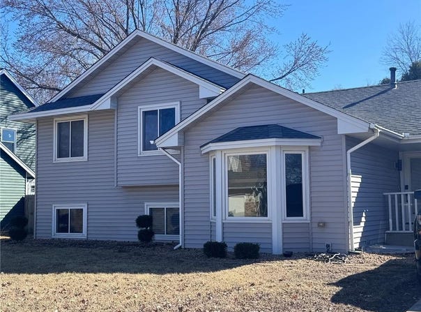 1409 88th Avenue N, Brooklyn Park, MN 55444
