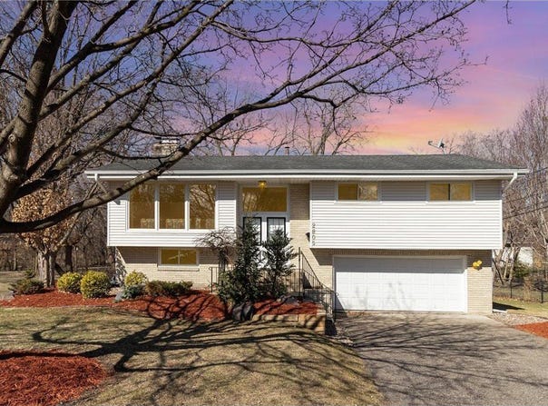 2805 Regent Avenue N, Golden Valley, MN 55422