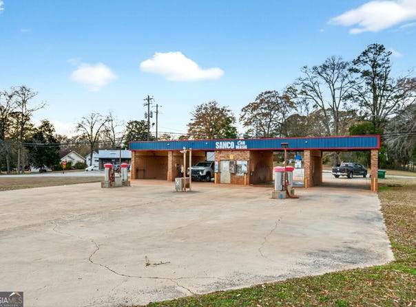 1706 S Broad Avenue, Lanett, AL 36863