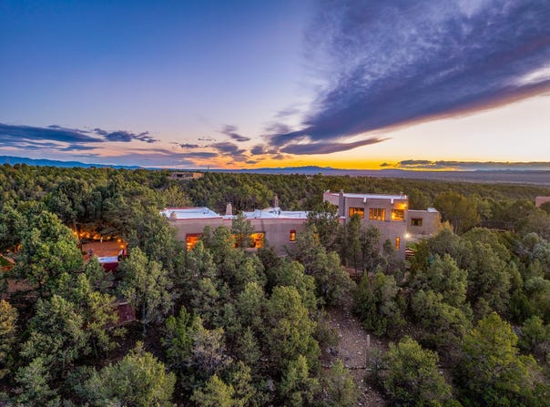 174 Hondo Seco Road, Arroyo Hondo, NM 87513