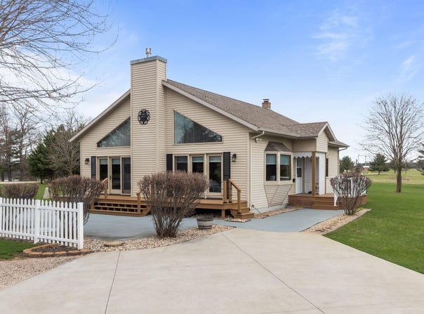E2145 JOHANSON Road, IOLA, WI 54945