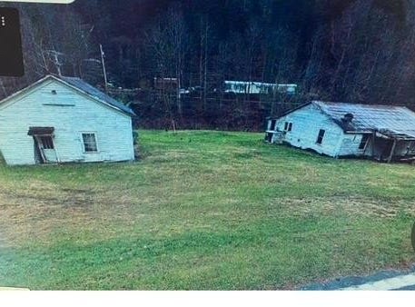 10115 Elkhorn Creek Road, Ashcamp, KY 41512