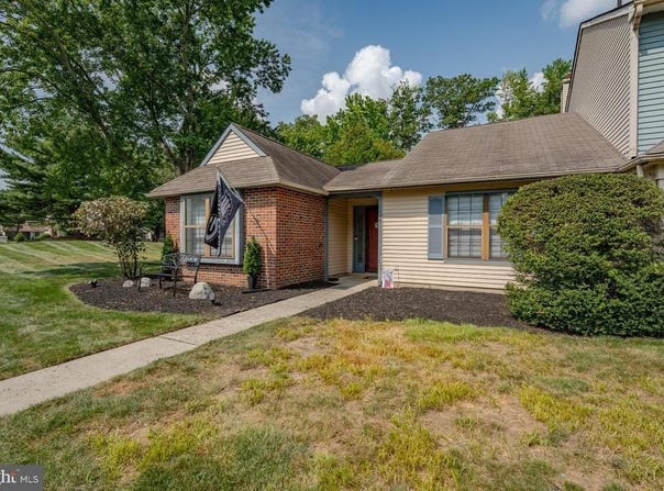 29 STRATTON COURT, ROBBINSVILLE, NJ 08691