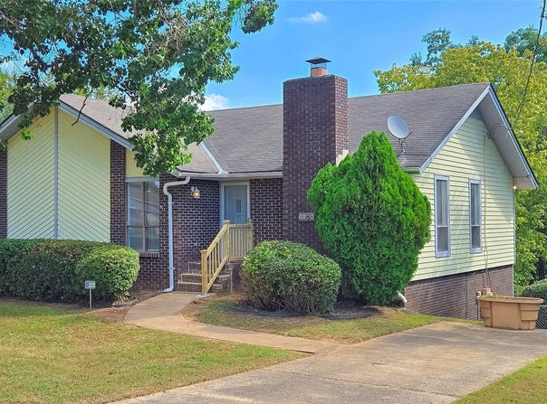 6820 Spring Valley Drive, Elmore, AL 36025
