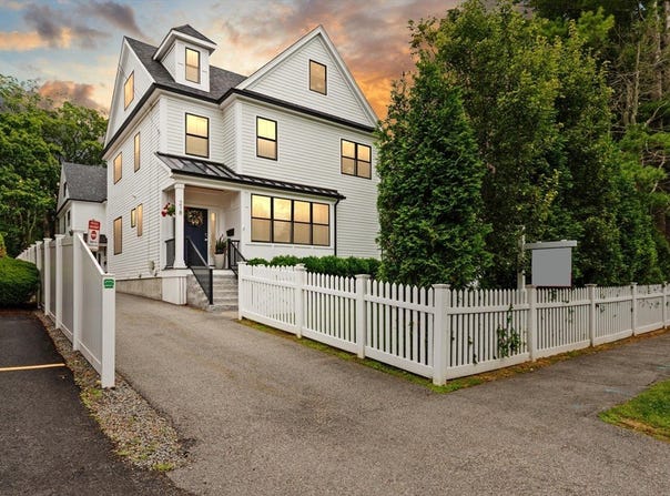 218 Hillside Ave, Needham, MA 02494