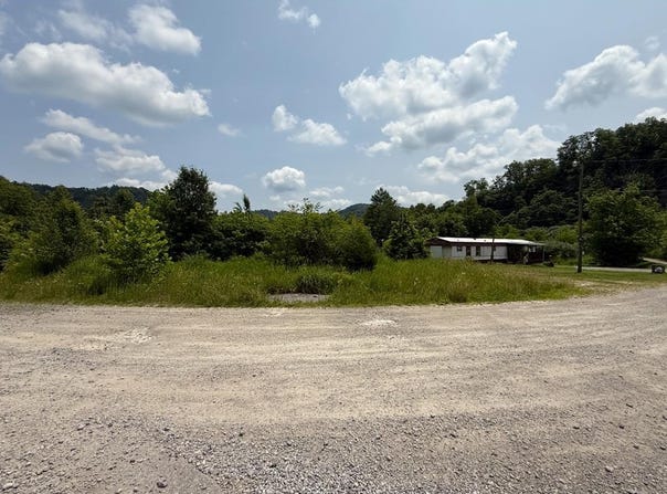 1 Davis Rd, Pikeville, KY 41501