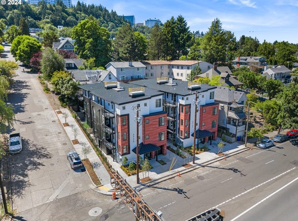 3727 S Hood AVE, Portland, OR 97239