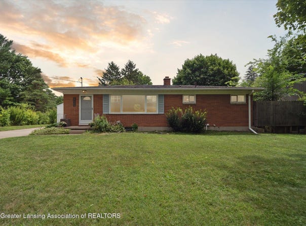 5626 Hallendale Road, Haslett, MI 48840