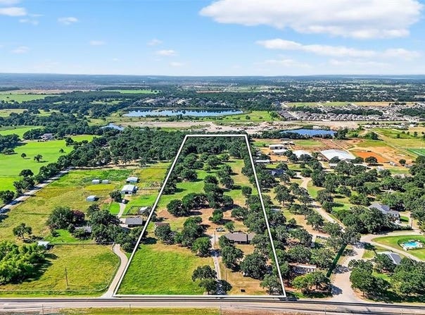 616 Spring Hill Road, Aubrey, TX 76227
