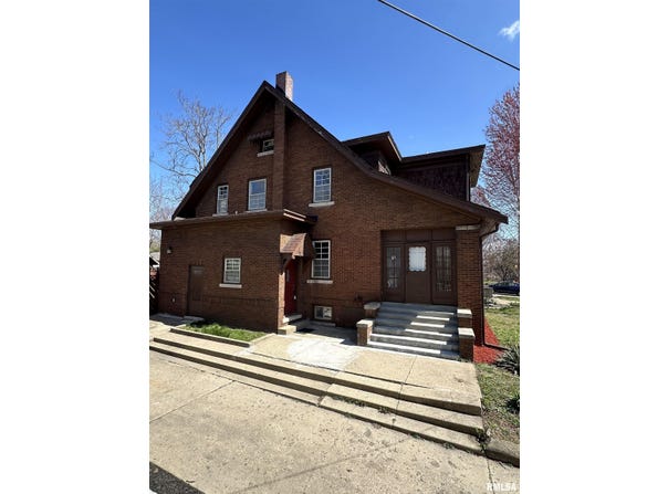 949 NE GLEN OAK Avenue, Peoria, IL 61603