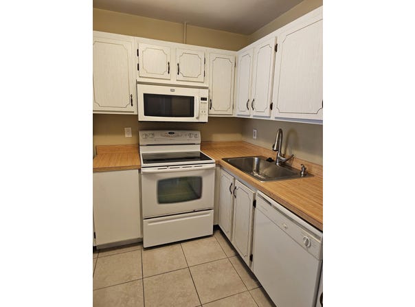1235 S Lakes End Drive, Fort Pierce, FL 34982