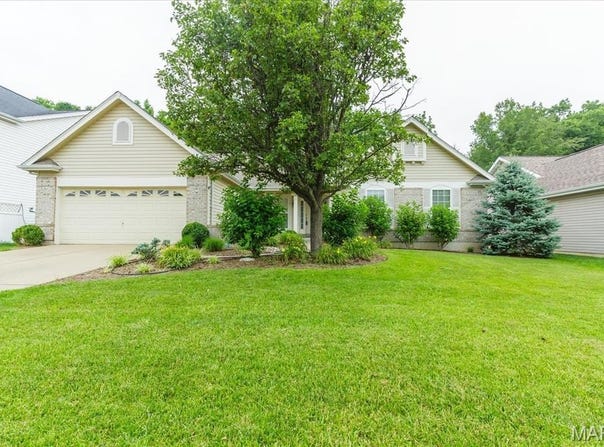 9016 Harvest Run Drive, O'Fallon, MO 63368