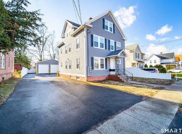 51 Wallace Row, Wallingford, CT 06492